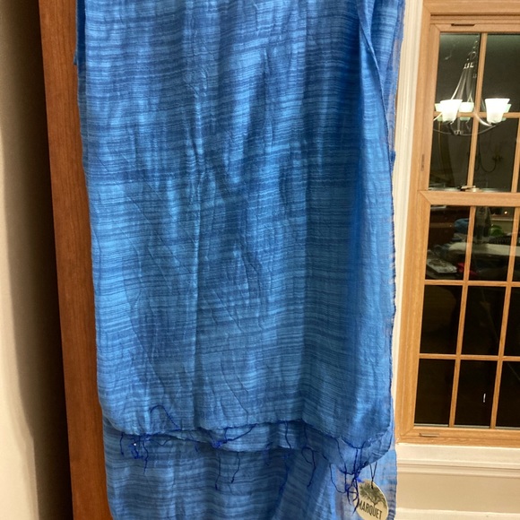 Woman’s scarf - Picture 1 of 3